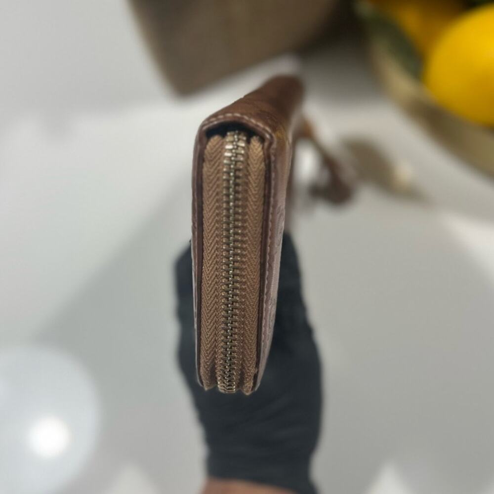 Gucci Tan Leather Embossed Wallet - Picture 5 of 8